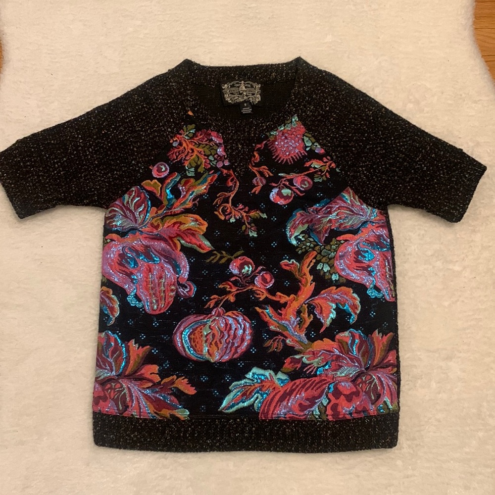 Max Mara - James Coviello Top, size small. Mint condition no tags